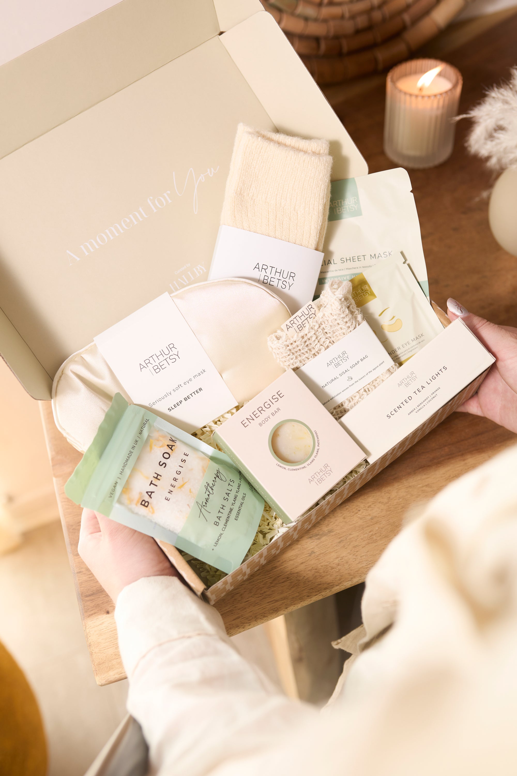 Hug in a box pamper kit