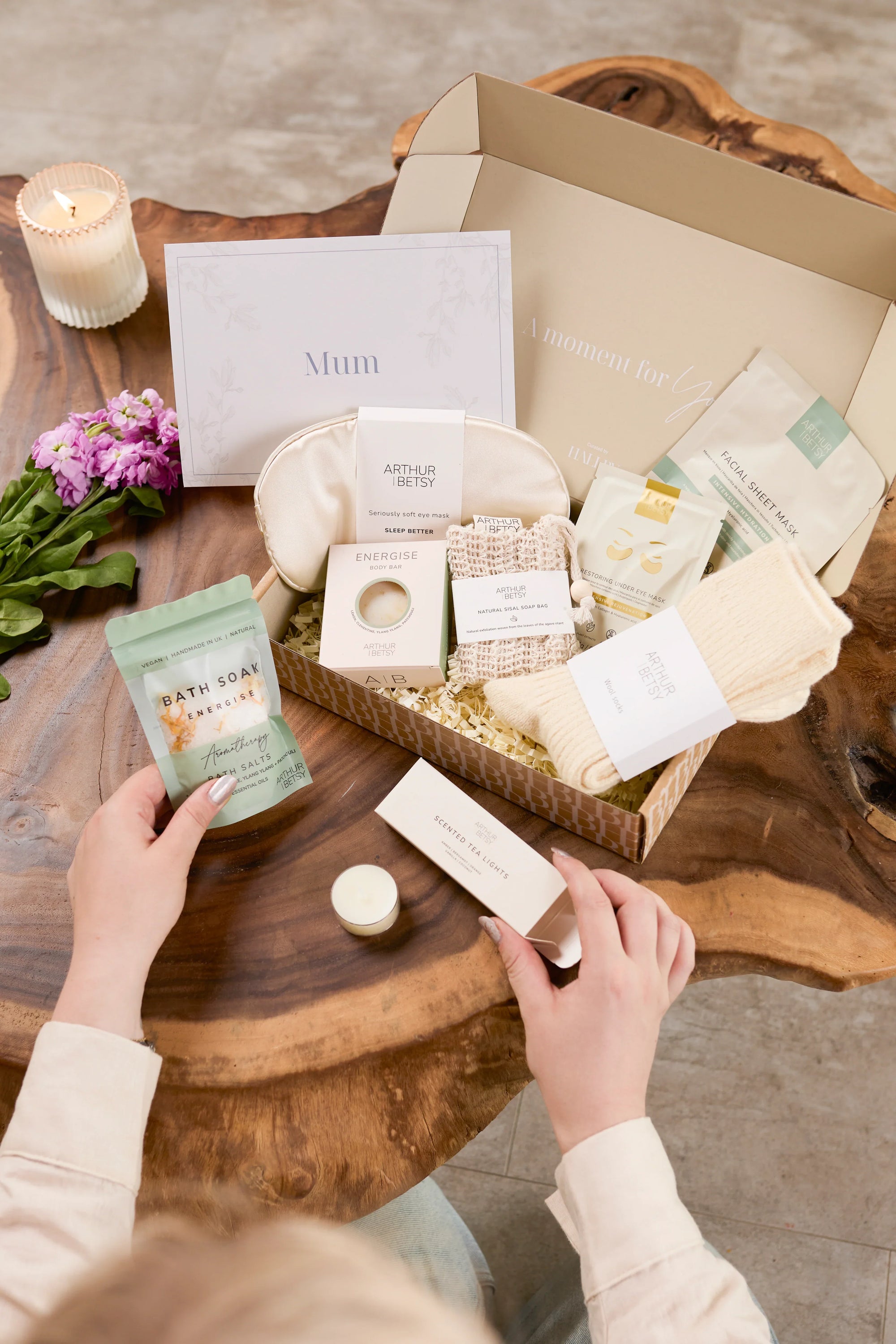 Show Mum Appreciation with a luxury Pamper Kit through her letterbox