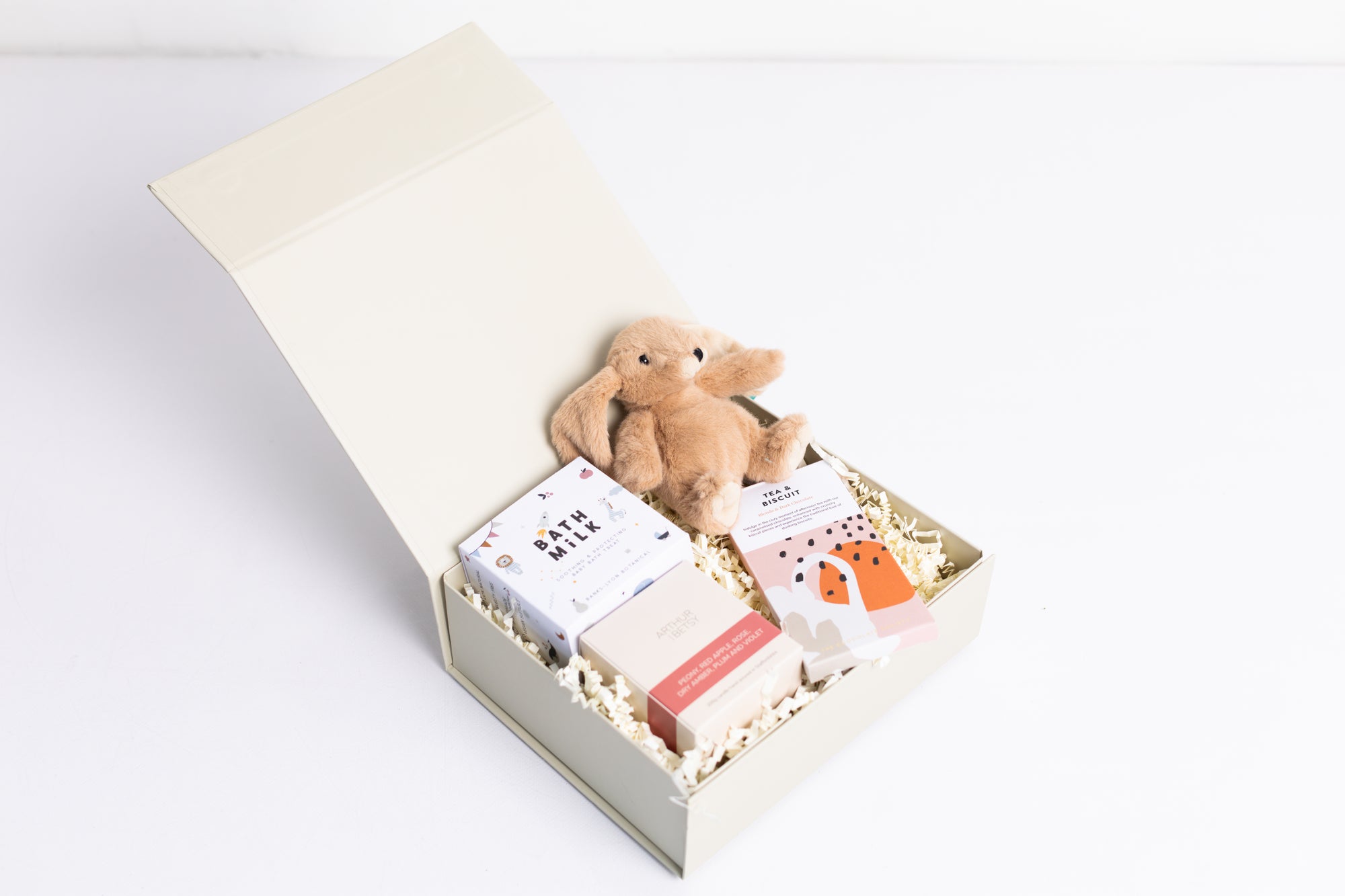 pregnancy gift box, pregnancy hamper, pregnancy gifts, maternity gifts, gift for mum to be, mum to be gifts, maternity leave gifts, baby shower gifts, pregnancy presents, new mum gifts, gender reveal gifts, pregnant mother gifts